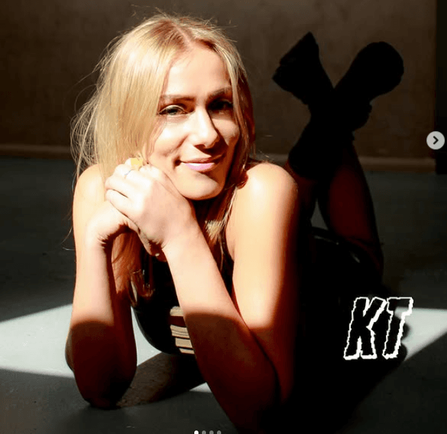 KT